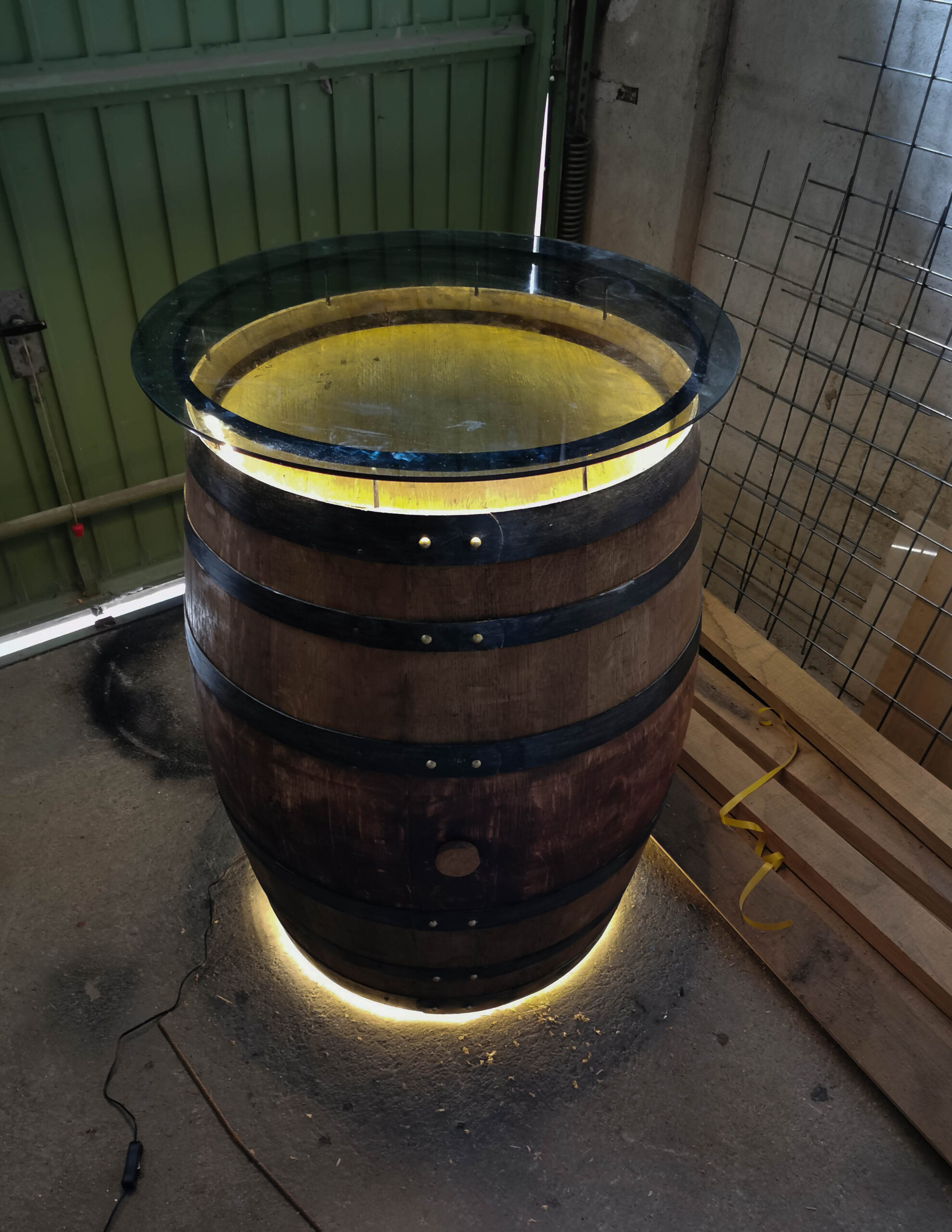 Weinfass-Tisch